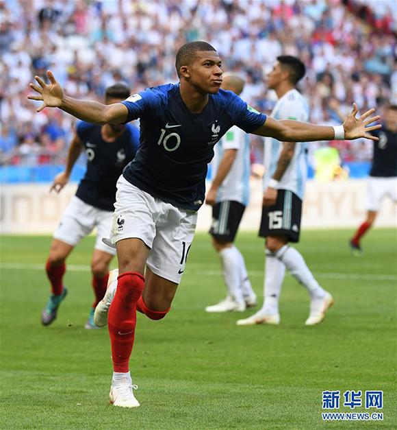 TYC：切尔西考虑从多特召回20岁中卫安塞尔米诺（TYC：切尔西正权衡将20岁中卫安塞尔米诺从多特召回）