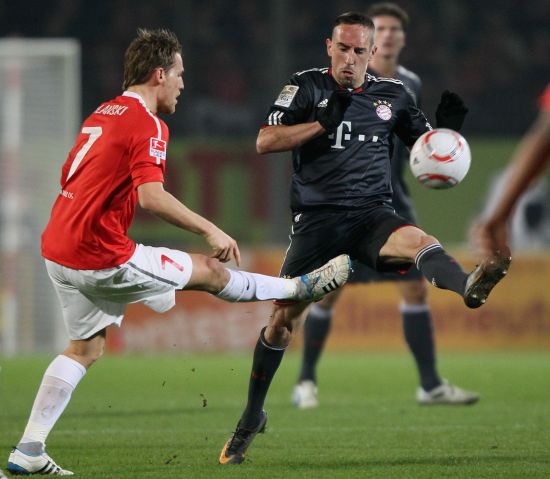 皇马0-2终结对塞尔塔西甲10连胜，此前22次联赛交锋20胜2平（皇马0-2不敌塞尔塔，西甲对其10连胜告终；此前22战20胜2平）