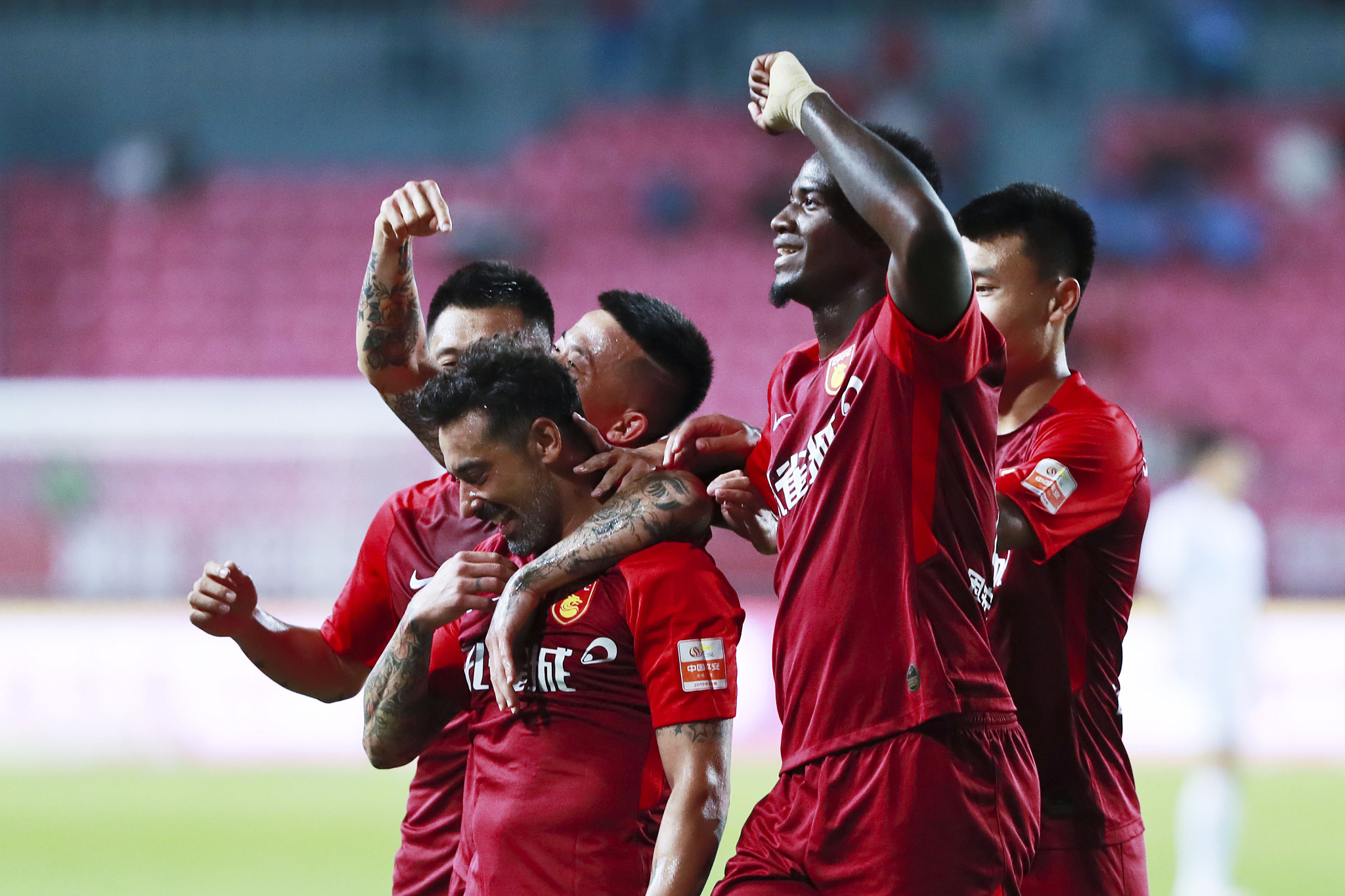 美媒：哈克斯目前是年度最佳第六人热门人选