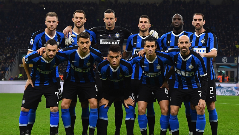 前锋连续助攻，团队配合默契