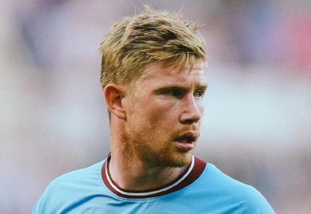 记者：莱万腿筋不适缺席训练，将无缘本轮国王杯比赛（记者：因腿筋不适缺席训练，莱万无缘本轮国王杯）