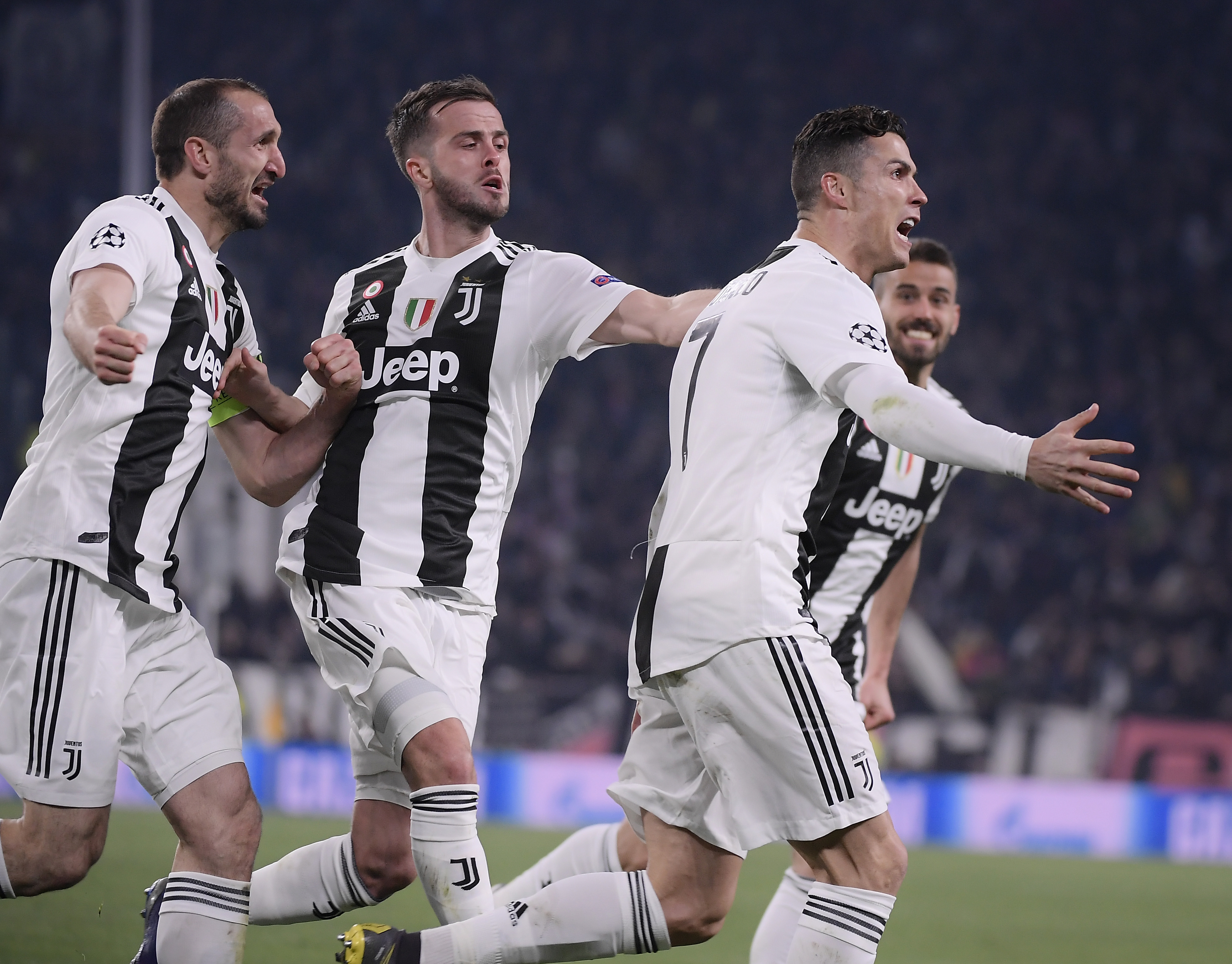 奎因单节21分5助攻0失误创历史，NBA此前仅詹姆斯等3人做到